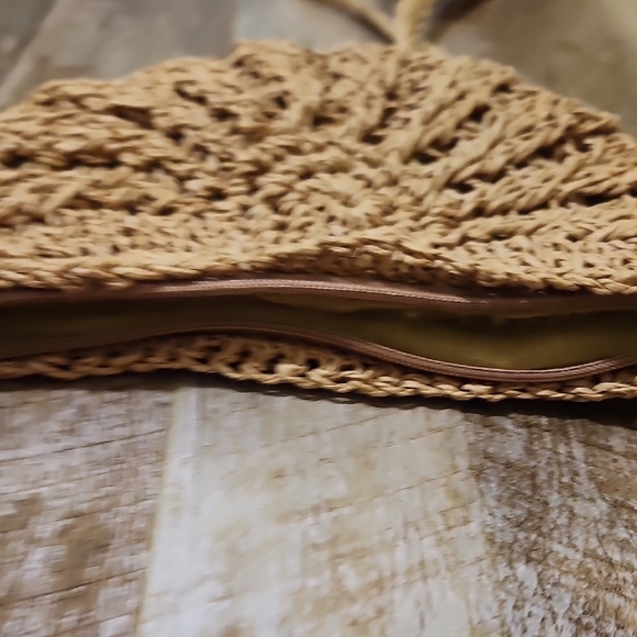 Handmade Woven Tan Crossbody Bag - Picture 9 of 9